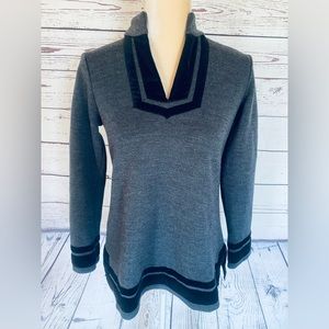 Women’s XSP Sweater Soft Surroundings Heavyweight Knit Gray Velour Trim V Neck